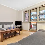 Zdrojowa By Renters Apartament