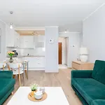 Zdrojowa By Renters Apartament